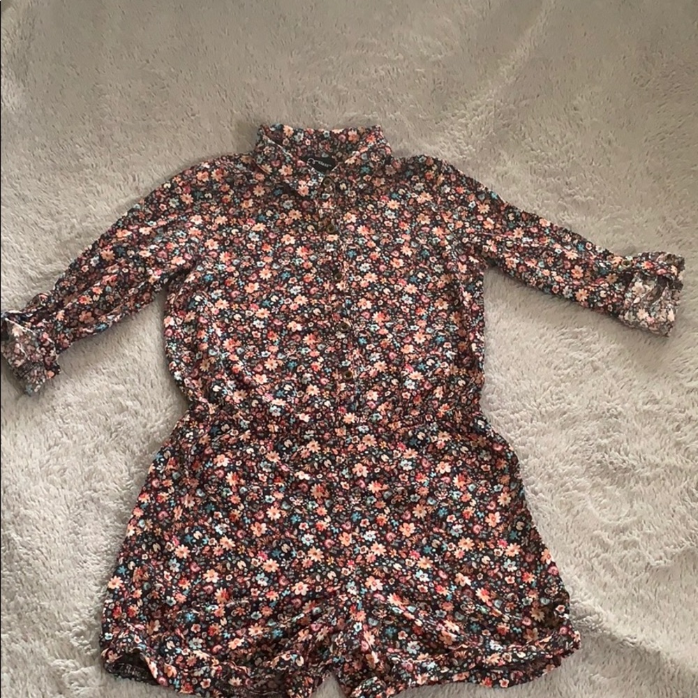 🌺Girls floral Romper ~Size 7/8~🌸